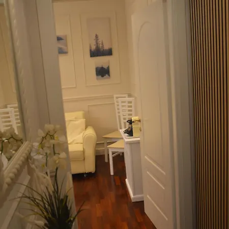 Leonia House Apartman