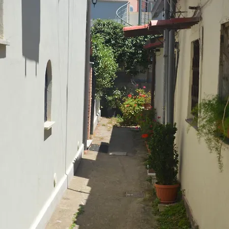 Leonia House Apartman